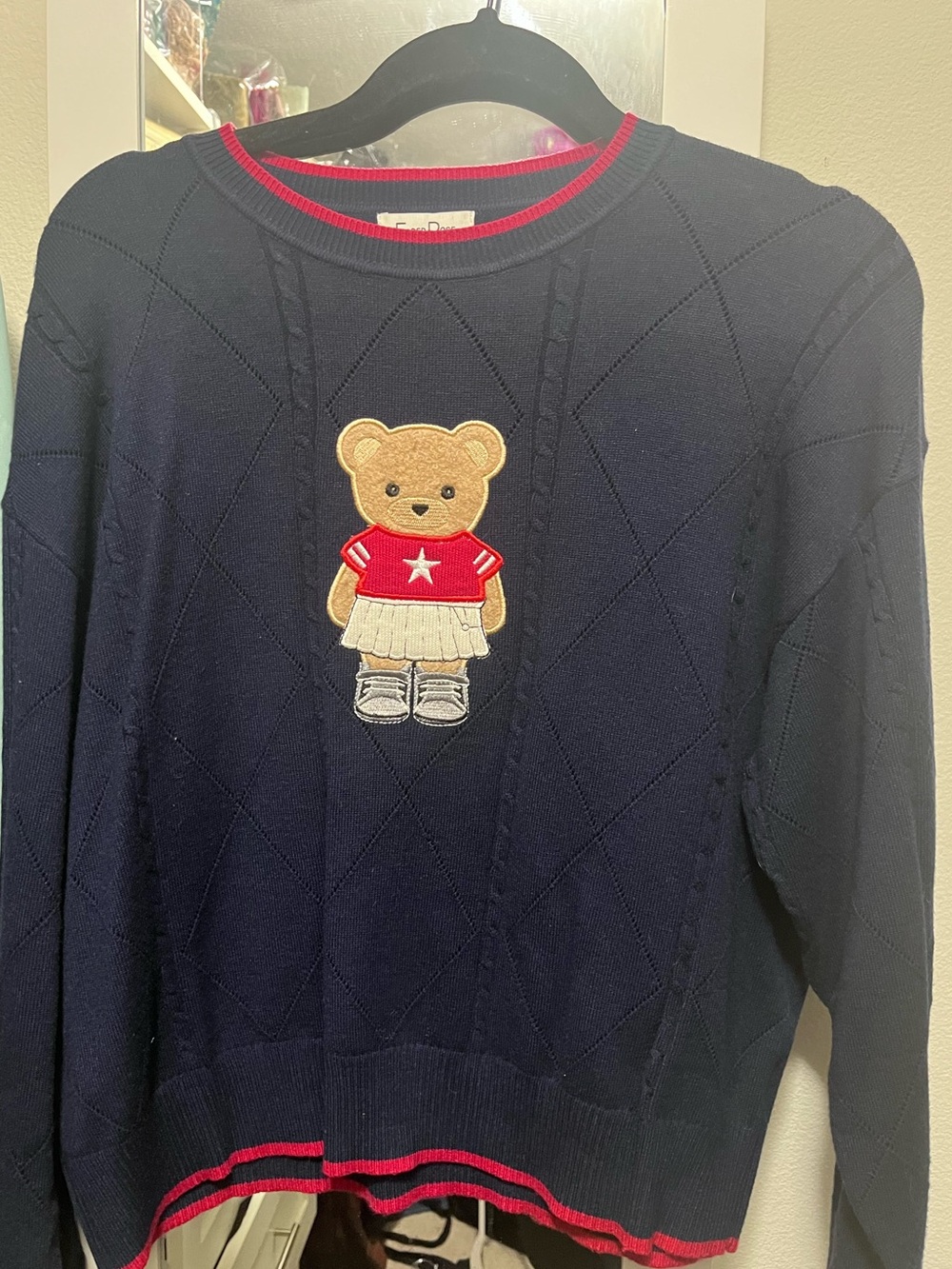 Faded rose viral tennis girl Navy Teddy bear Appliqué Crewneck Sweater medium M - Picture 3 of 4
